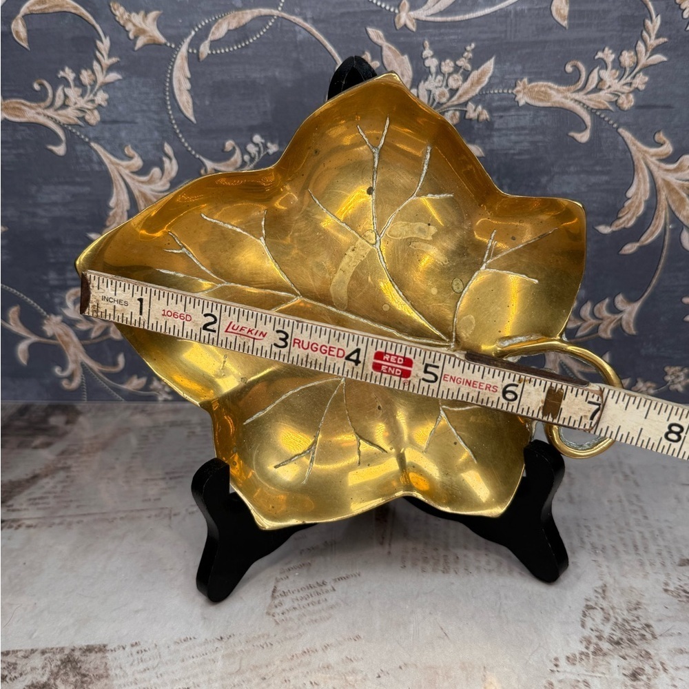 Vintage Solid Brass Leaf Dish Trinket Tray MCM Hollywood Regency Decor - Picture 5 of 9